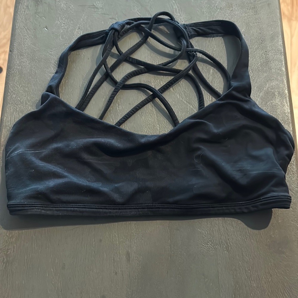 Free to be wild Lululemon sports bra black Camo SIZE 6